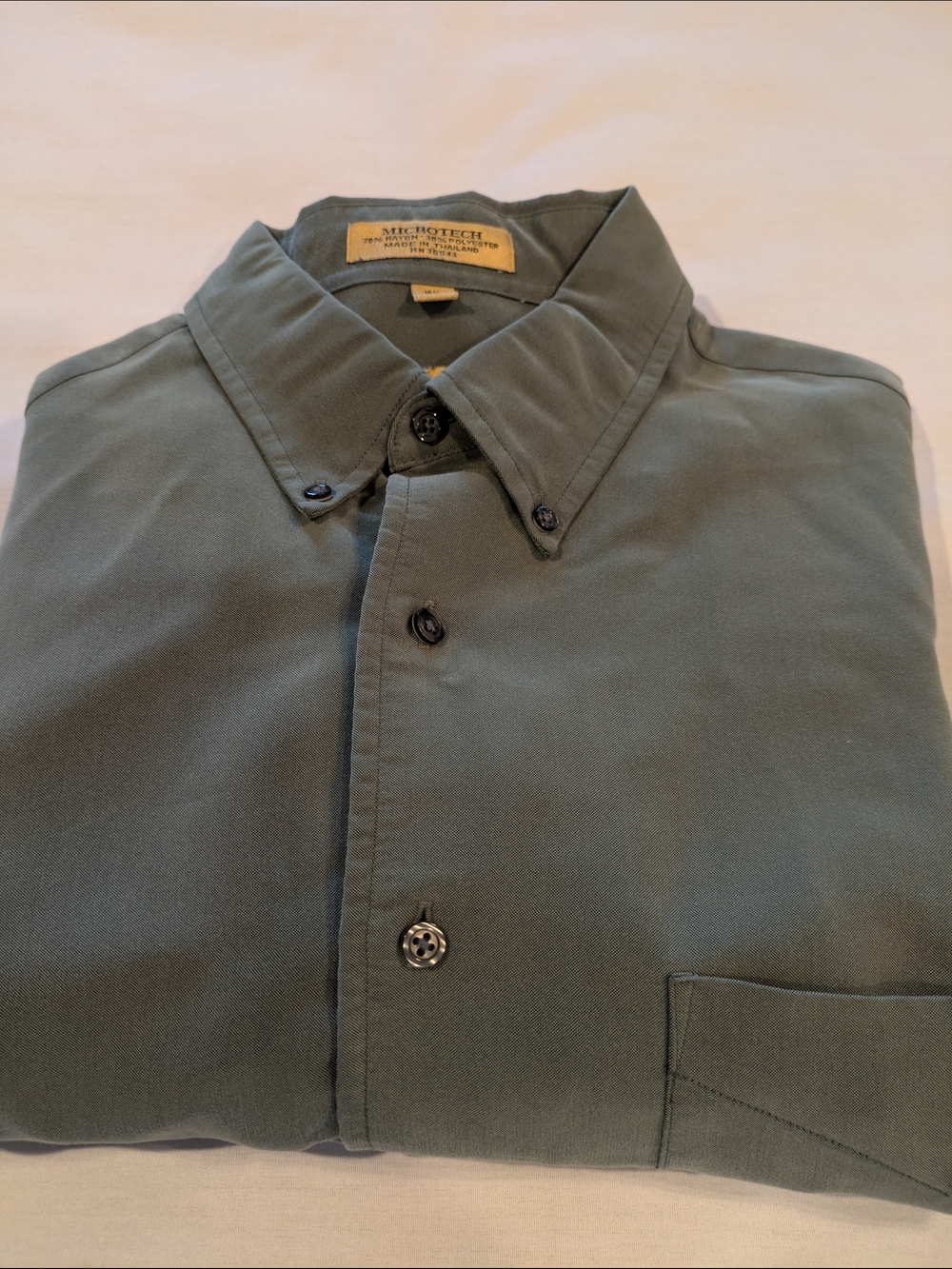 Arrow Men's Button-Down Long Sleeve Shirt in Olive Green